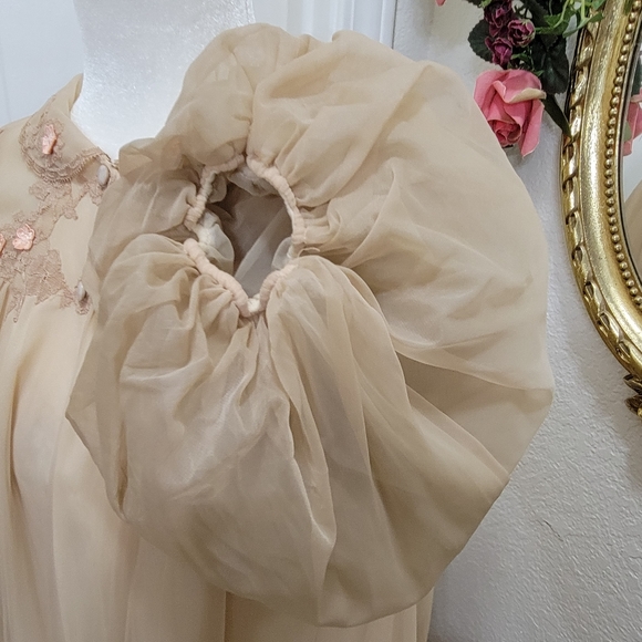 Vintage Lingerie - Picture 9 of 16